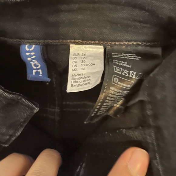 MENS H&M DISTRESSED CUT OUT DENIM JEANS - Picture 4 of 5